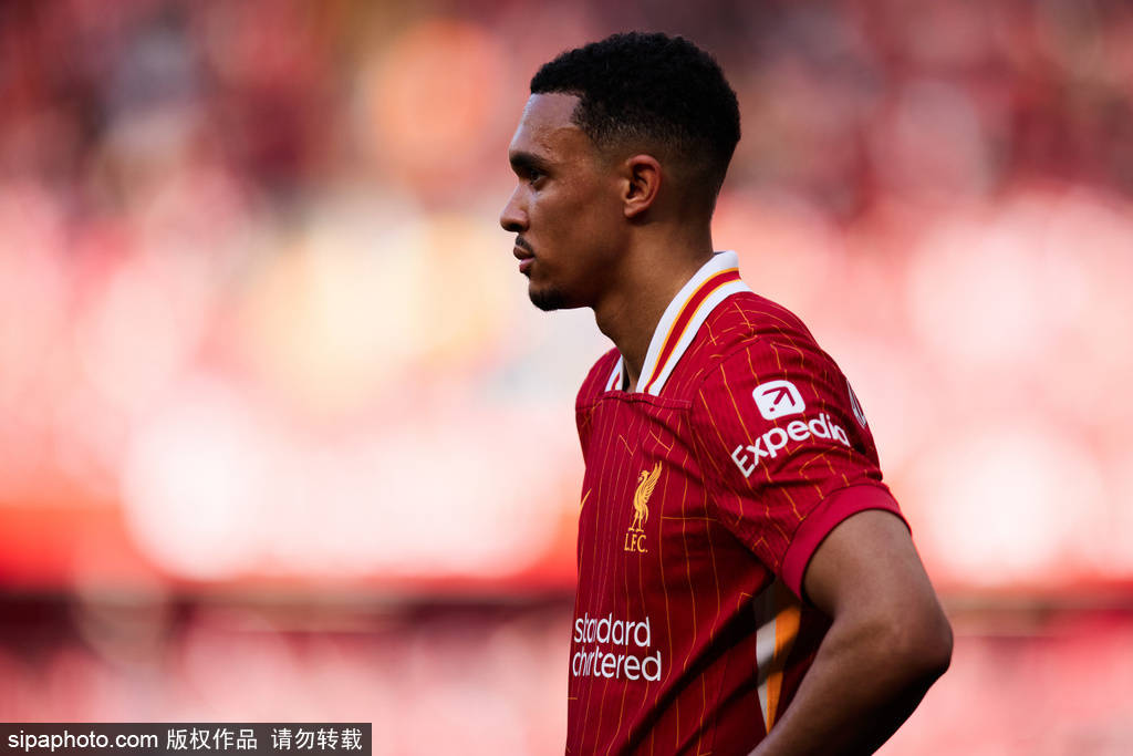 震动足坛！阿诺德转投皇马尘埃落定，利物浦火速扶正21岁“太子”布拉德利！