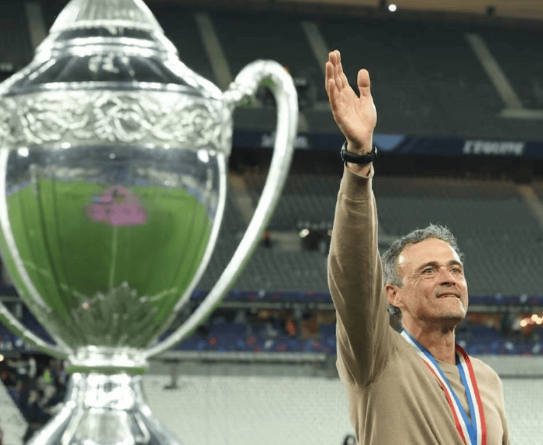 恩里克被严重低估，他对梅西和登贝莱的使用很有东西